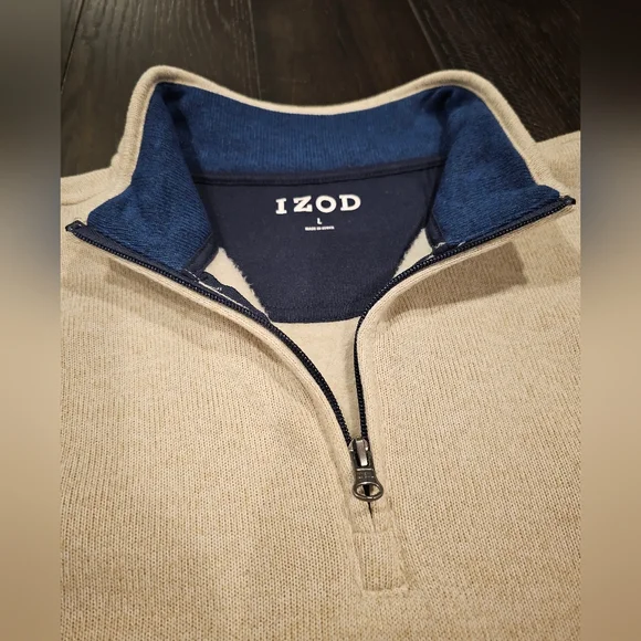 Izod 1/4 Zip Pullover - Picture 2 of 4